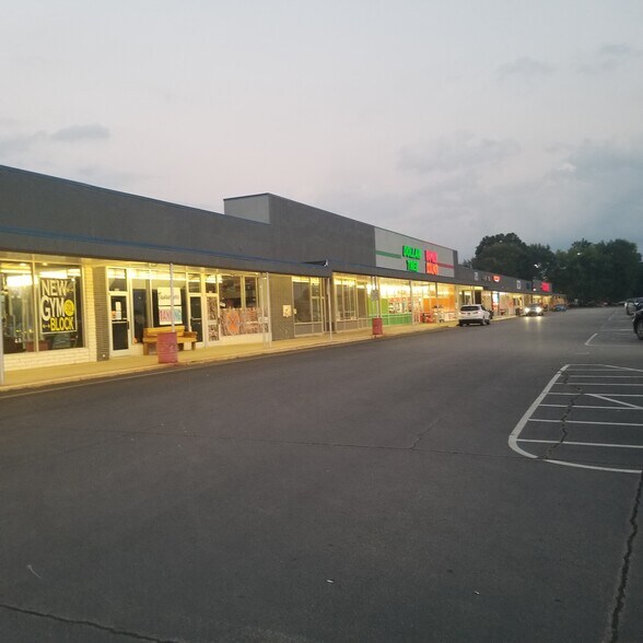 Primary Photo Of 423-507 Washington St, Ravenswood Storefront For Lease