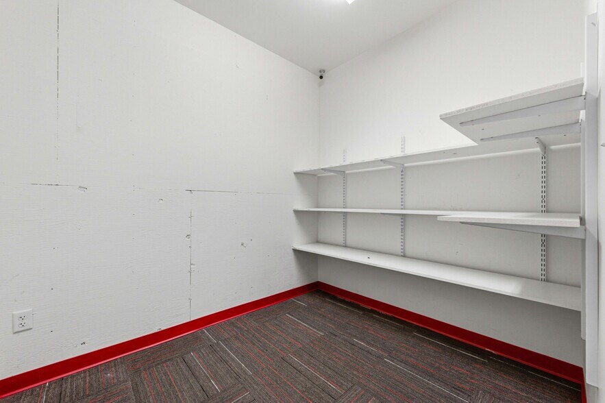 More Photos Of 1716 W US Highway 50, Pueblo General Retail For Lease