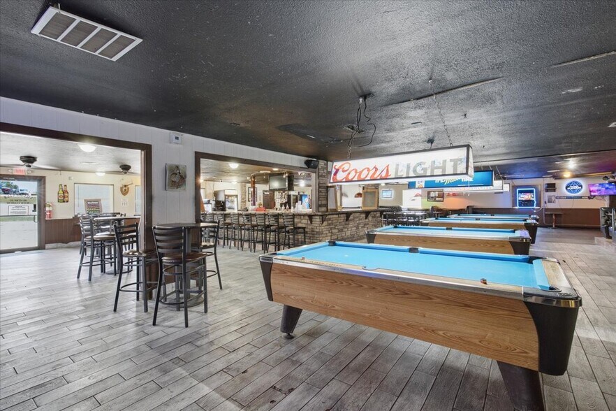 More Photos Of 1131 Cradduck Rd, Ada Bar For Sale