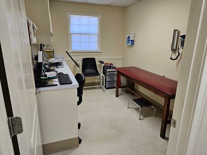 More Photos Of 505 Mount Pleasant Rd, Thomson Healthcare For Lease