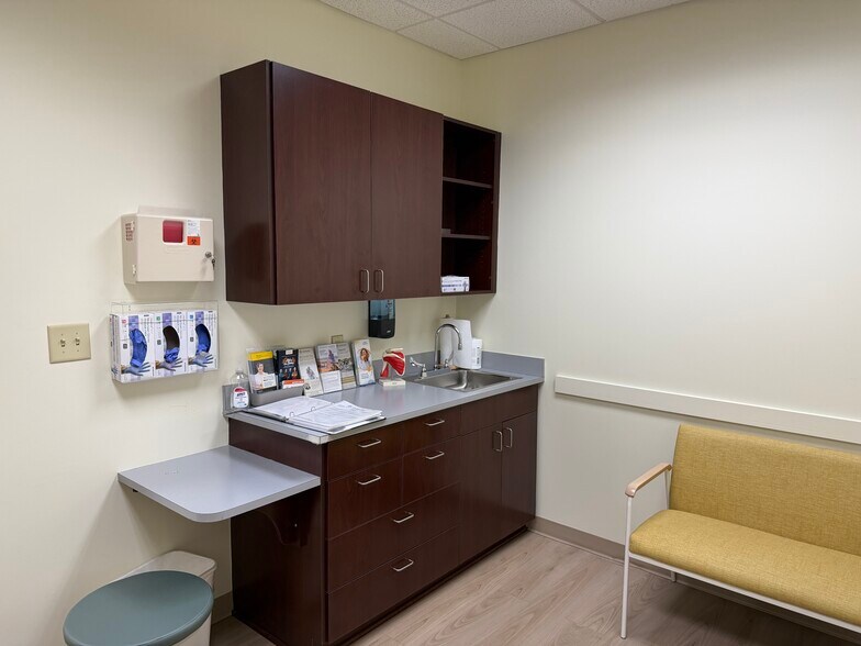 More Photos Of 5838 Six Forks Rd, Raleigh Medical For Lease