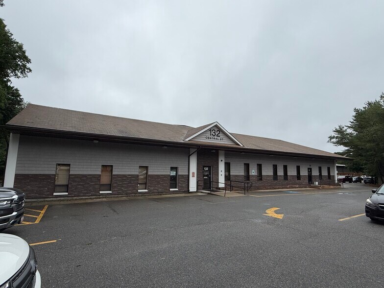 More Photos Of 132 Central St, Foxborough Medical For Sale