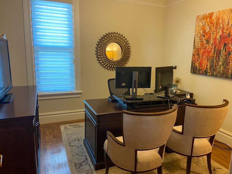 More Photos Of 700 Franklin St, Napa Office For Lease