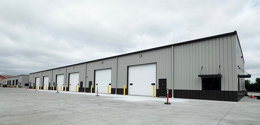 More Photos Of 3483 39th St S, Fargo Warehouse For Lease