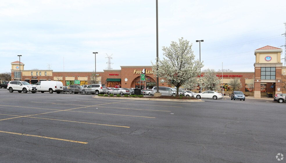 More Photos Of 2400-2438 Main St, Evanston General Retail For Lease