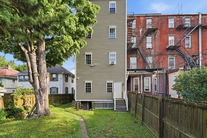 More Photos Of 10 Eastman Ter, Poughkeepsie Apartments For Sale