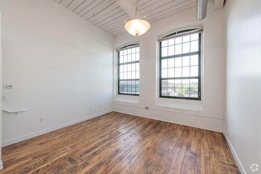 More Photos Of 166 Valley St, Providence Apartments For Sale