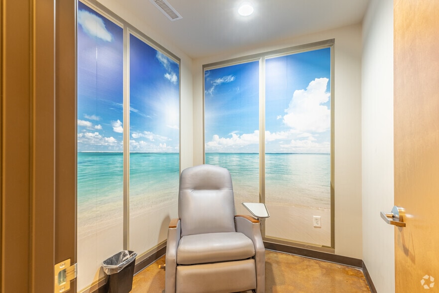 More Photos Of 512-514 7th St, Oregon City Medical For Lease