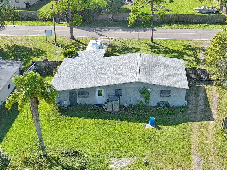 More Photos Of 420 S Plumosa St, Merritt Island General Retail For Sale