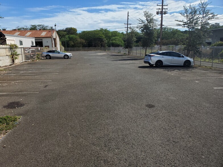 More Photos Of 94-121 Leokane St, Waipahu Land For Lease
