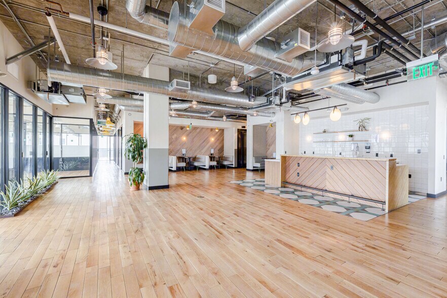 More Photos Of 925 N La Brea Ave, Los Angeles Loft Creative Space For Lease