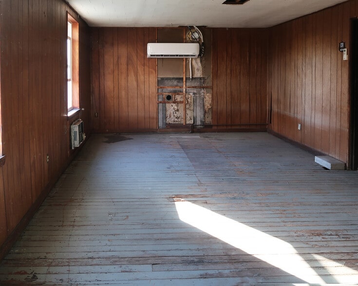 More Photos Of 411 Horace St, Cincinnati Light Manufacturing For Sale