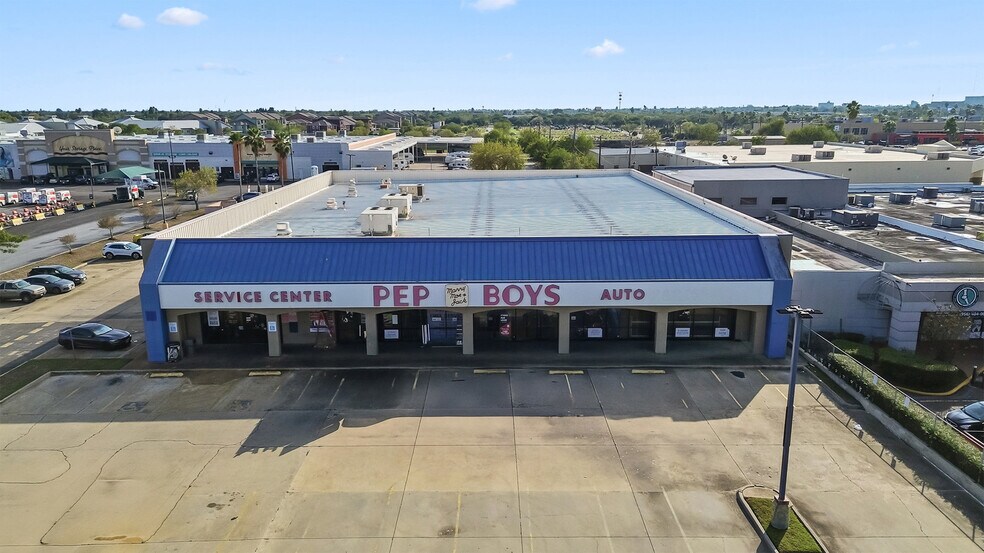 More Photos Of 2336 Boca Chica Blvd, Brownsville General Retail For Lease