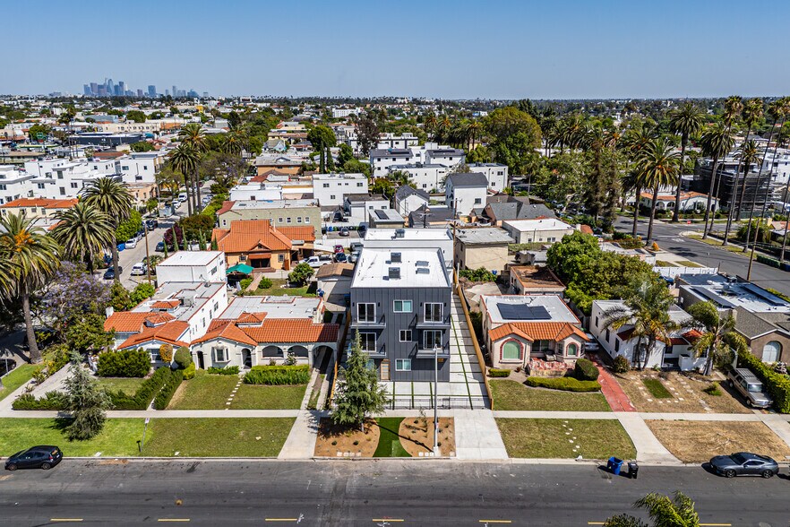 More Photos Of 2010 S Dunsmuir Ave, Los Angeles Multifamily For Sale