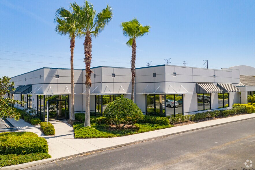 More Photos Of 4033 Tampa Rd, Oldsmar Office For Lease
