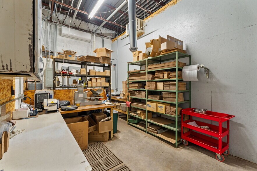 More Photos Of 934 Lackawanna Ave, Horseheads Showroom For Sale