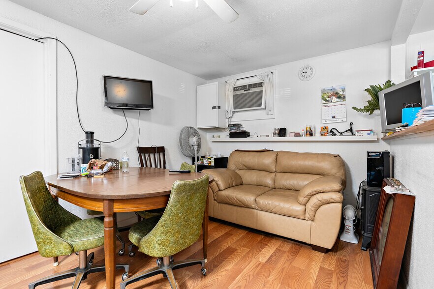 More Photos Of 200 S Wall St, Itasca Warehouse For Sale