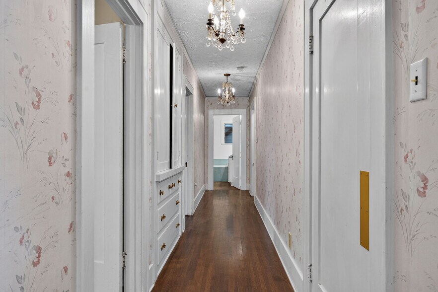 More Photos Of 119 S Adams St, Glendale Multifamily For Sale