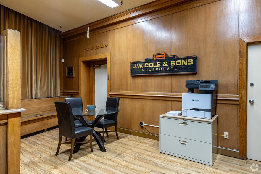 More Photos Of 6500 Mount Elliott St, Detroit Light Distribution For Lease