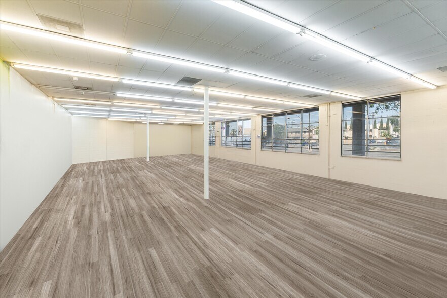 More Photos Of 500 E Willow St, Long Beach General Retail For Sale