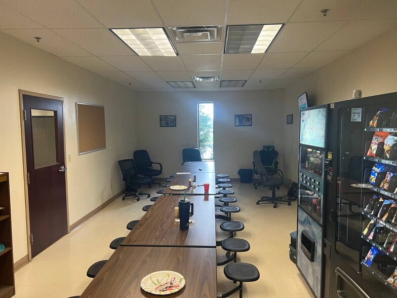 More Photos Of 112 Corporate Dr, Morgantown Warehouse For Sale