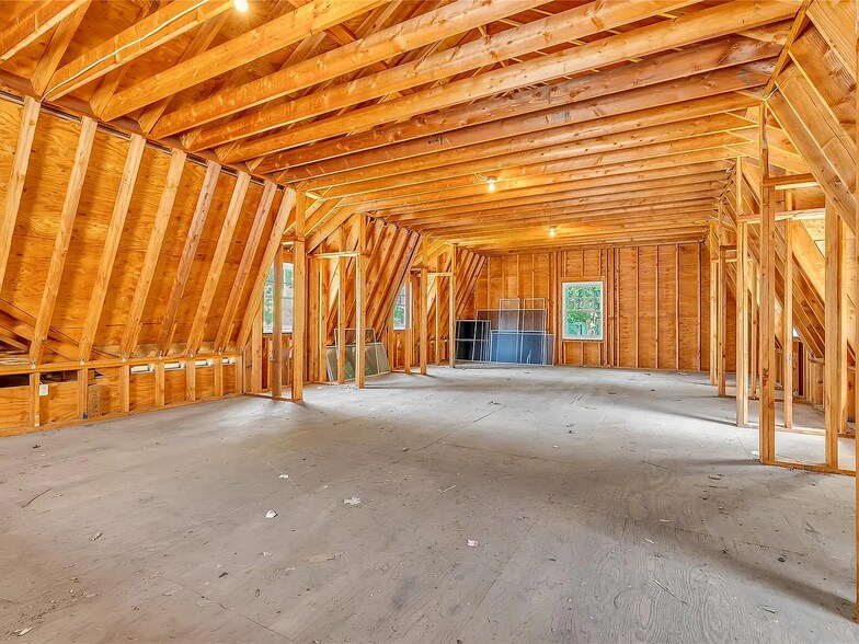 More Photos Of 158 E Shore Rd, Halesite Specialty For Sale