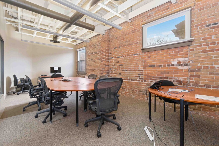 More Photos Of 109 Murray St, Ottawa Office For Lease