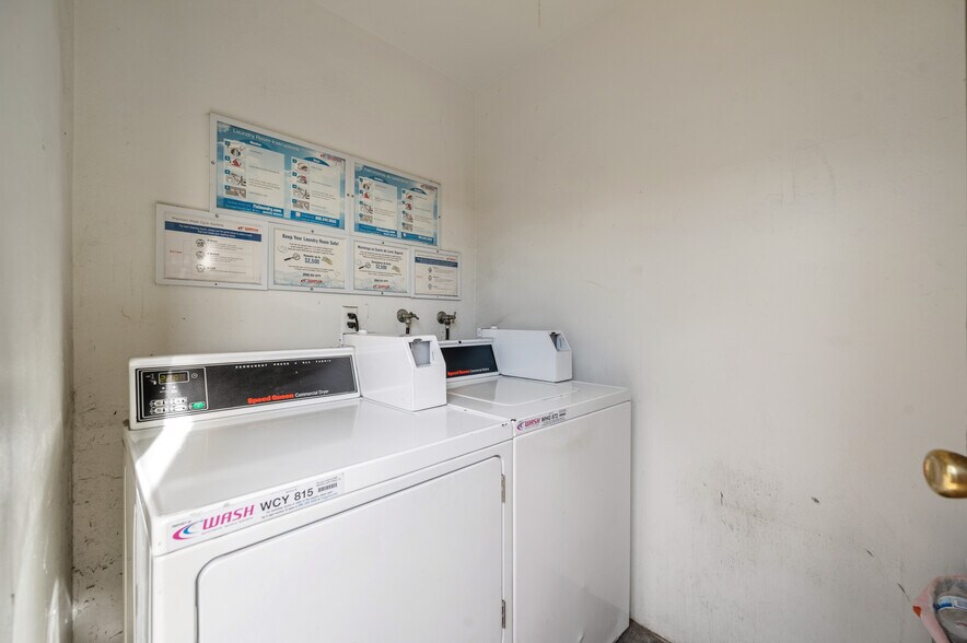 More Photos Of 4311-4315 Eagle Rock Blvd, Los Angeles Storefront Retail Residential For Sale