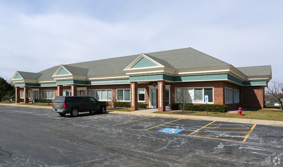 More Photos Of 3 S Greenleaf Ave, Gurnee Unknown For Lease