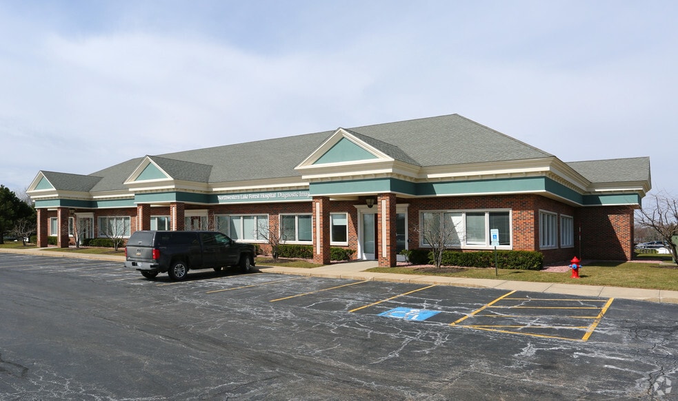 More Photos Of 3 S Greenleaf Ave, Gurnee Unknown For Lease