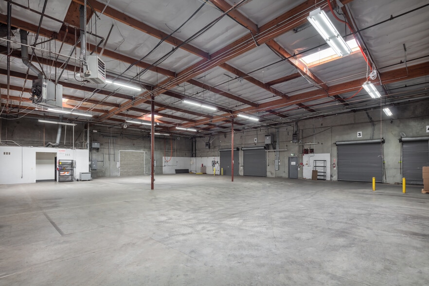 More Photos Of 2630 Business Park Dr, Vista Manufacturing For Sale