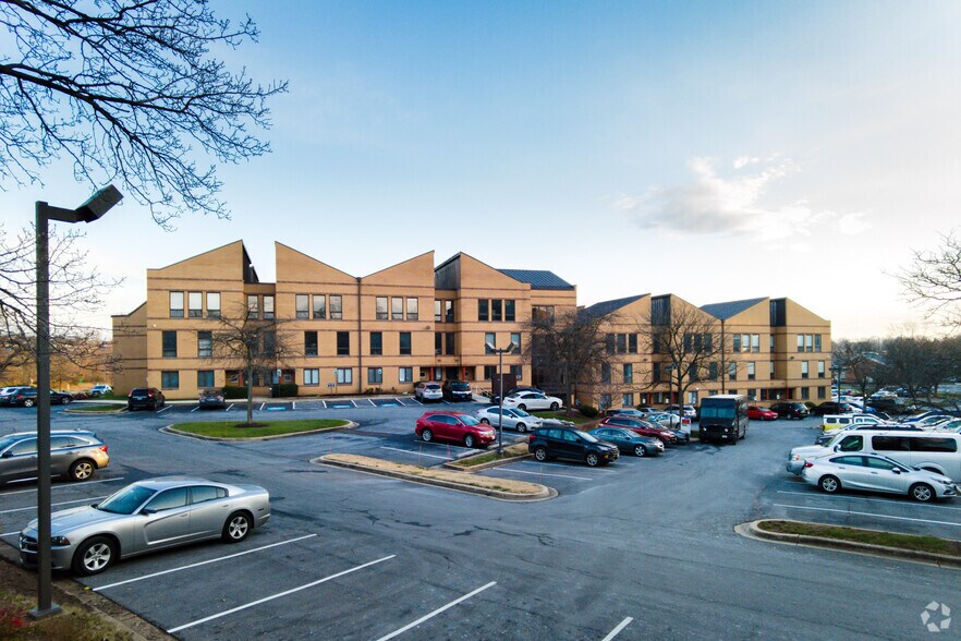 More Photos Of 7525 Greenway Center Dr, Greenbelt Medical For Lease