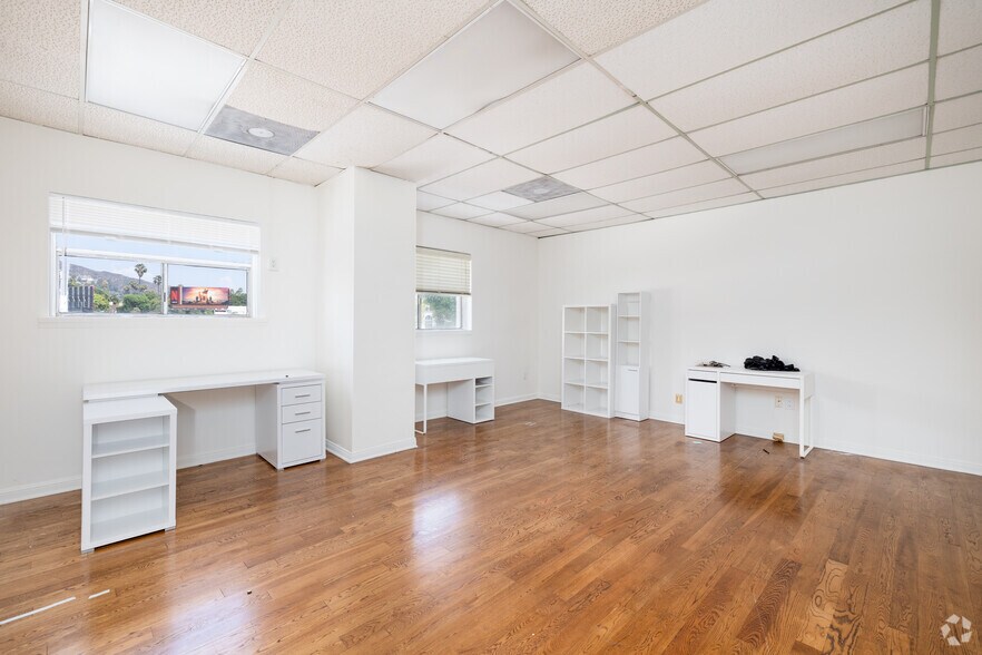 More Photos Of 8228 W Sunset Blvd, Los Angeles Office For Lease