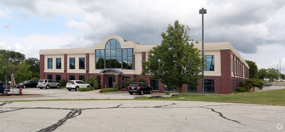 Primary Photo Of 20855 Watertown Rd, Waukesha Office For Lease