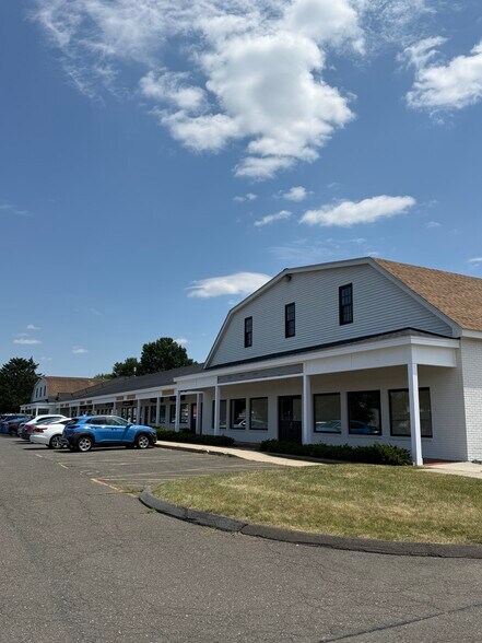 More Photos Of 3039 Main St, Glastonbury Storefront For Lease