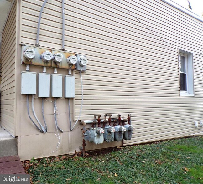 More Photos Of 480 Burnley Ln, Drexel Hill Apartments For Sale