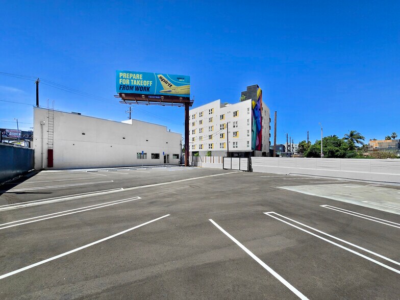 More Photos Of 5075 W Adams Blvd, Los Angeles Medical For Lease