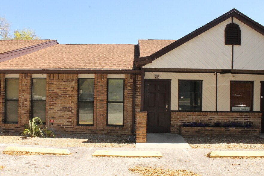 More Photos Of 421 Montgomery Rd, Altamonte Springs Medical For Sale