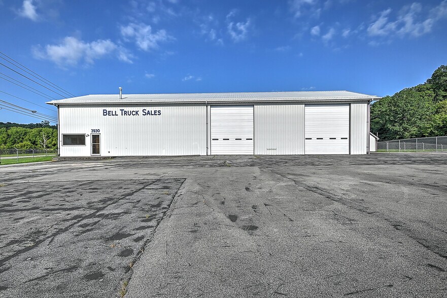 More Photos Of 3930 E Stone Dr, Kingsport Warehouse For Sale