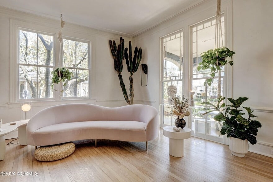 More Photos Of 118 S 4th St, Wilmington Hospitality For Sale