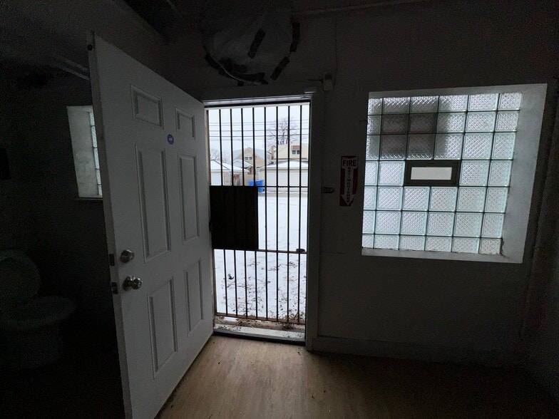 More Photos Of 6338 S Pulaski Rd, Chicago Storefront For Lease