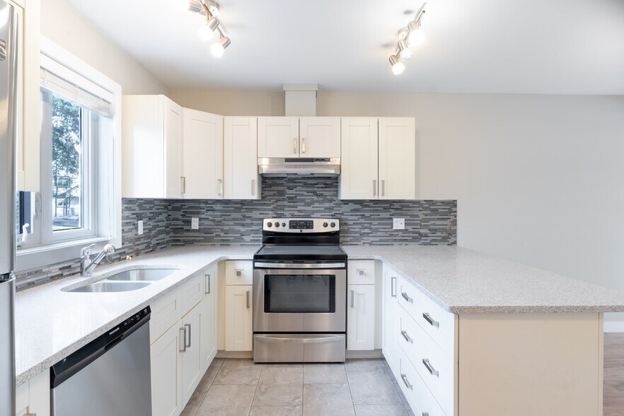 More Photos Of 10204-10210 113 Ave NW, Edmonton Apartments For Sale