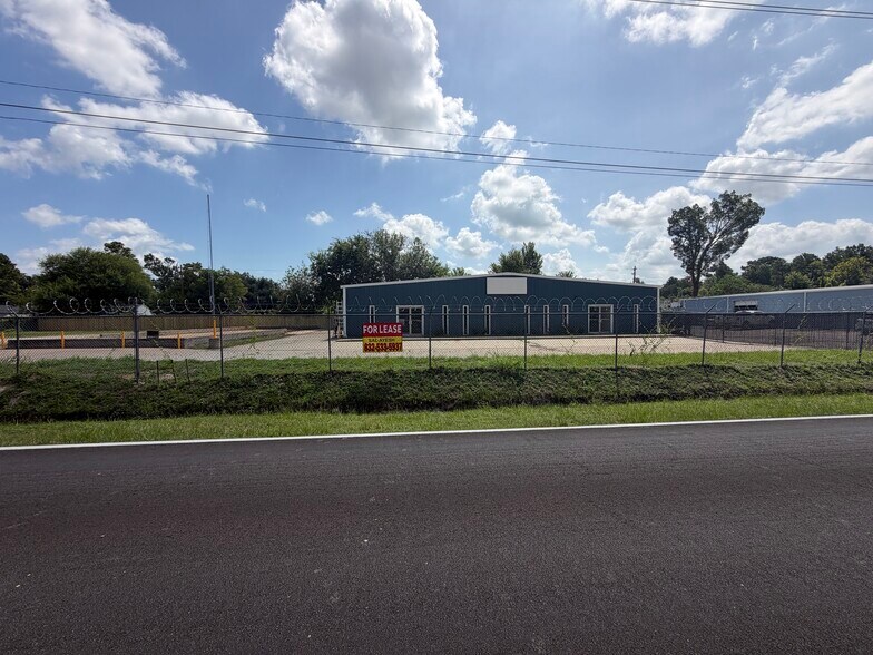 More Photos Of 16410 Lee Rd, Humble Unknown For Lease