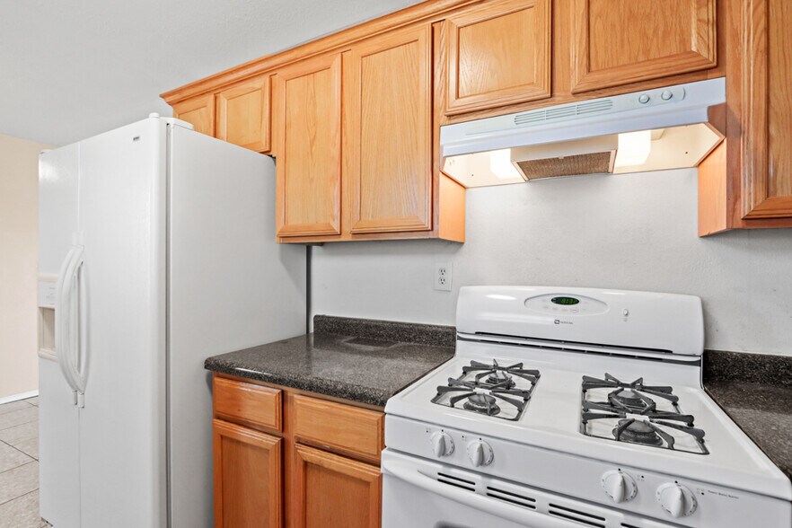 More Photos Of 5200 Doniphan Dr, El Paso Bar For Sale