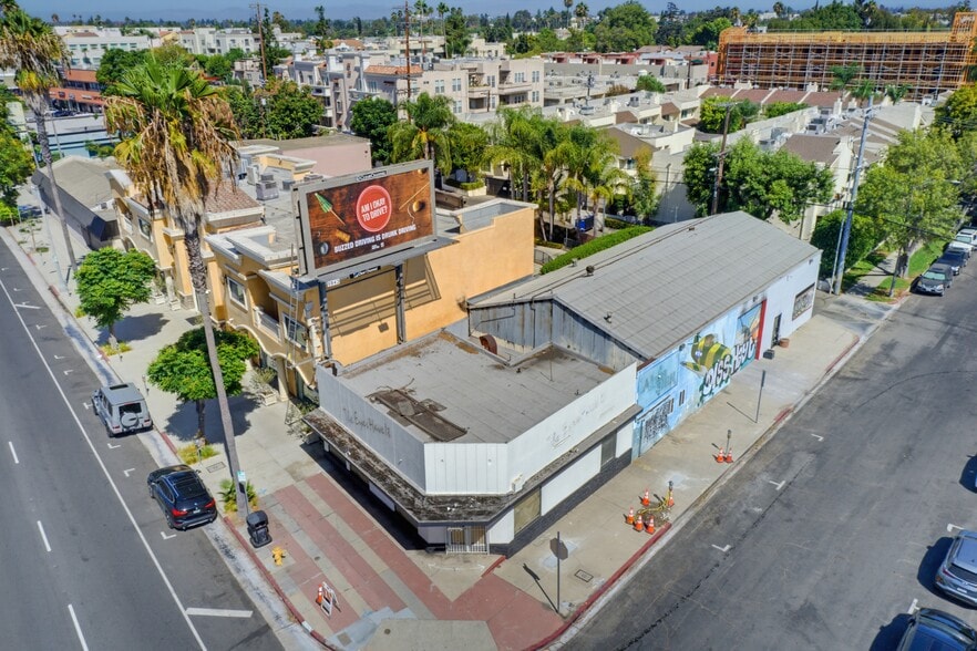More Photos Of 13831 Ventura Blvd, Sherman Oaks Storefront For Sale