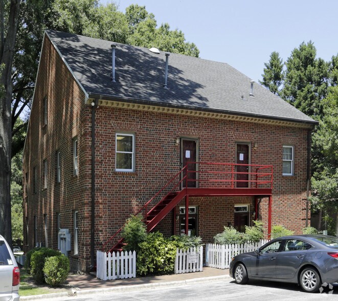 More Photos Of 404 E Chatham St, Cary Office For Lease