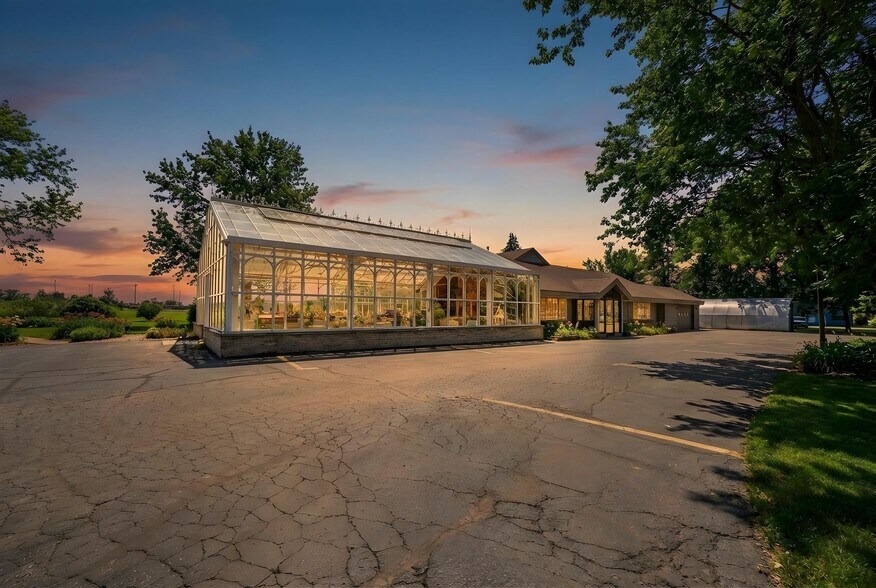 More Photos Of 1126 E State St, Sycamore Storefront Retail Residential For Sale