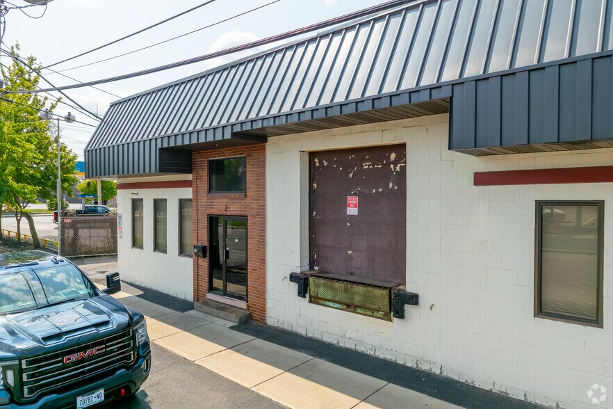 More Photos Of 25-45 Rutter St, Rochester Warehouse For Lease