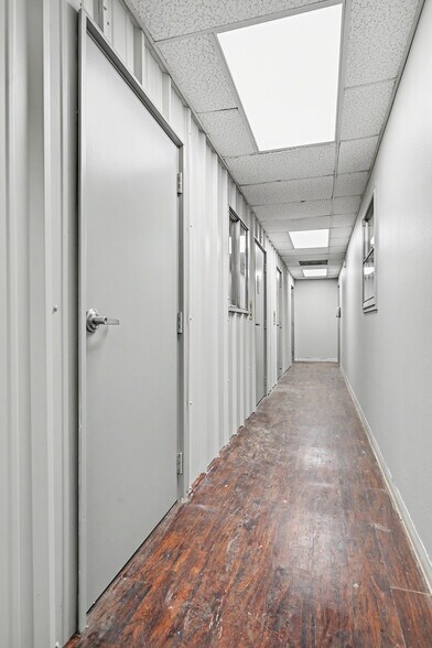 More Photos Of 11421 Interstate 10 E, Baytown Service For Lease
