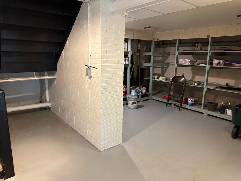 More Photos Of 37 W Haddon Ave, Oaklyn Sorority Fraternity House For Lease